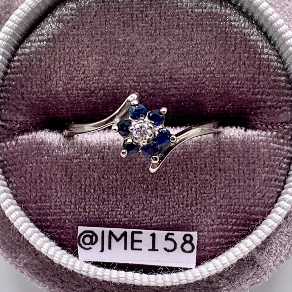 10k White Gold Sapphire Ring
